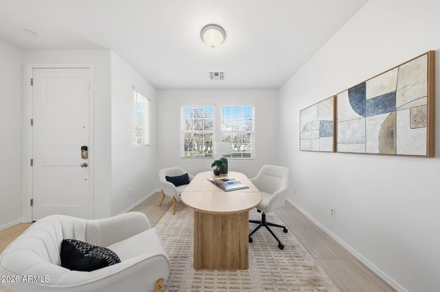 1696 E BRIDGEPORT Parkway, Gilbert, AZ 85295