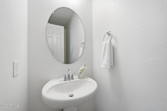 1696 E BRIDGEPORT Parkway, Gilbert, AZ 85295