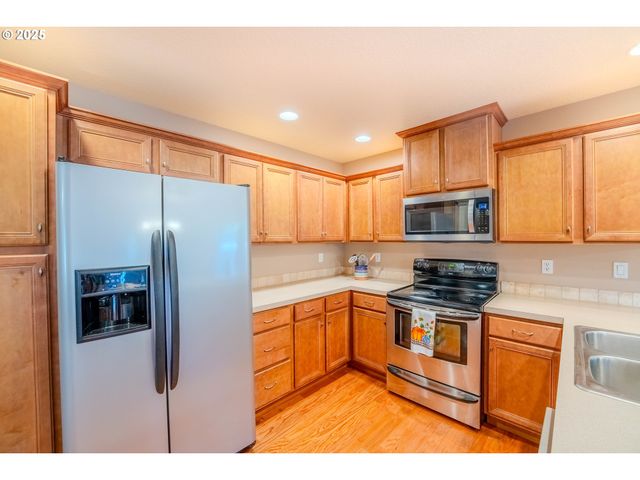 2514 BAINES Blvd, Hubbard, OR 97032