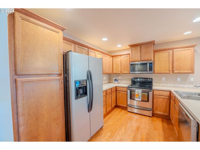 2514 BAINES Blvd, Hubbard, OR 97032