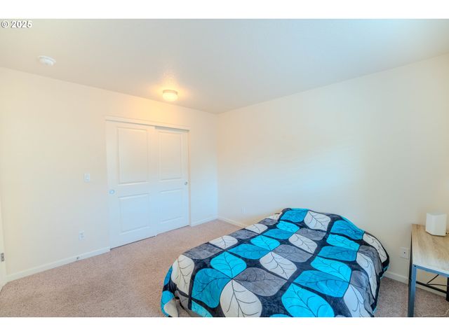 2514 BAINES Blvd, Hubbard, OR 97032