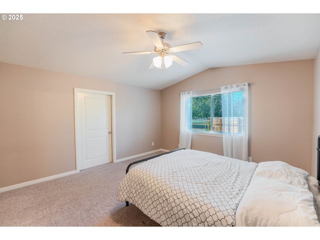 2514 BAINES Blvd, Hubbard, OR 97032