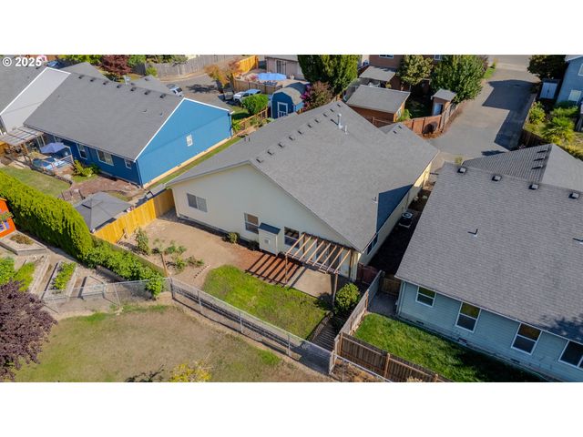 2514 BAINES Blvd, Hubbard, OR 97032