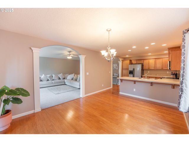 2514 BAINES Blvd, Hubbard, OR 97032