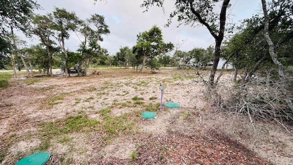 1403 Dallas St, Rockport, TX 78382 — photo 2