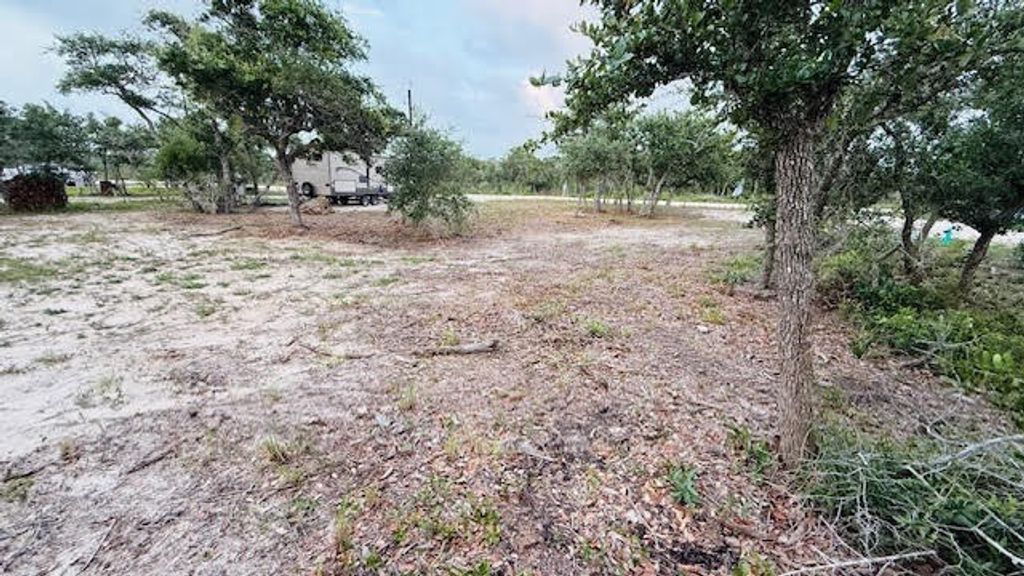 1403 Dallas St, Rockport, TX 78382 — photo 5