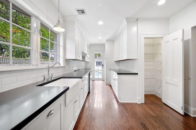 285 NE 105th St, Miami Shores, FL 33138