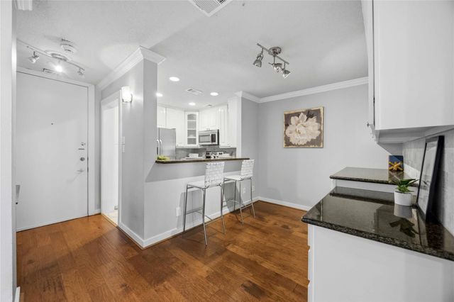 3600 Montrose Boulevard 304, Houston, TX 77006