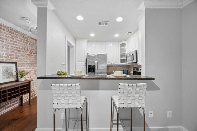 3600 Montrose Boulevard 304, Houston, TX 77006