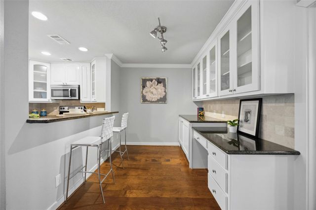 3600 Montrose Boulevard 304, Houston, TX 77006