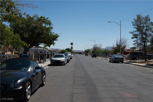 1905 West McDonald Avenue, North Las Vegas, NV 89032