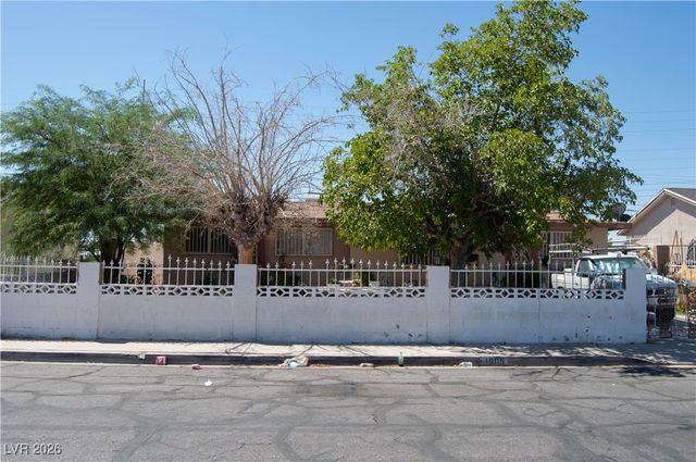 1905 West McDonald Avenue, North Las Vegas, NV 89032