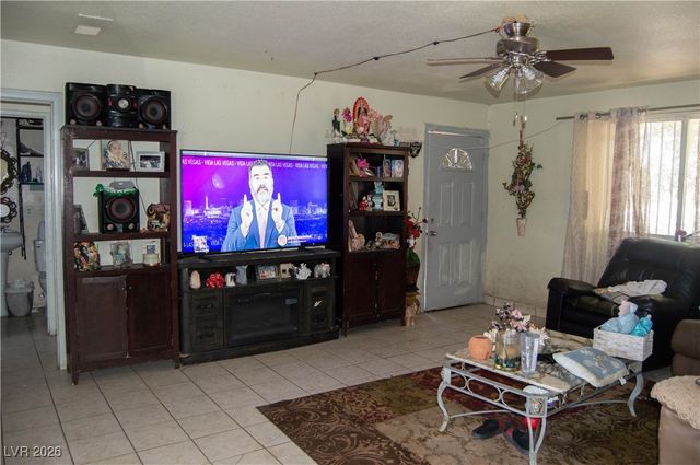 1905 West McDonald Avenue, North Las Vegas, NV 89032
