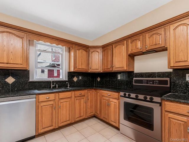 4004 Rombouts Avenue, Bronx, NY 10466