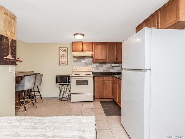 4004 Rombouts Avenue, Bronx, NY 10466