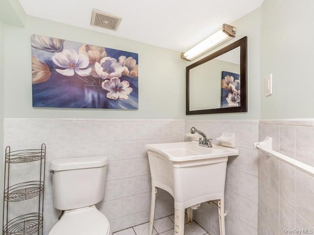 4004 Rombouts Avenue, Bronx, NY 10466