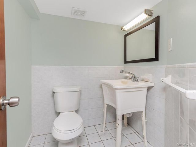 4004 Rombouts Avenue, Bronx, NY 10466