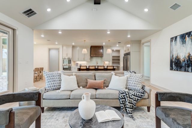 612 N 9th Street, Wolfforth, TX 79382