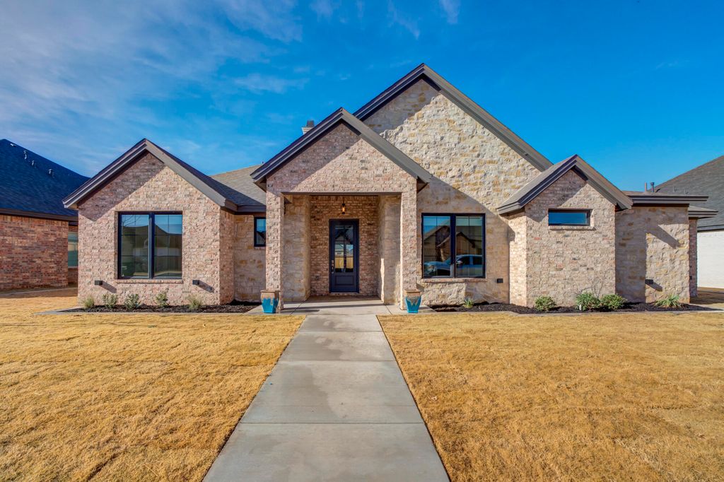 612 N 9th Street, Wolfforth, TX 79382