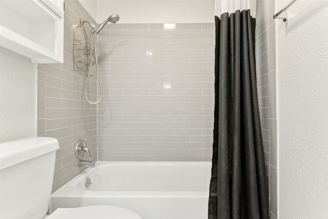 301 Hallmark Drive, Arlington, TX 76011