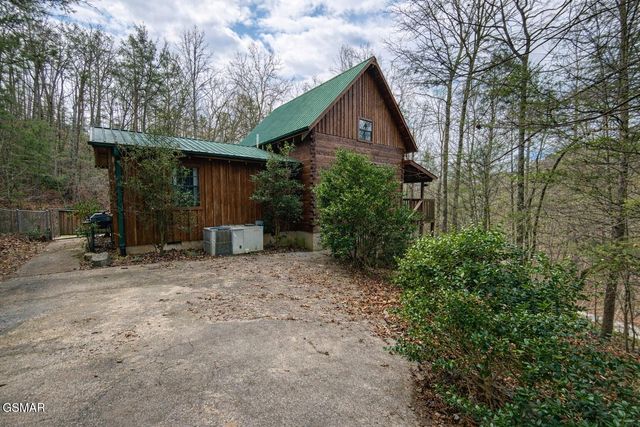 2034 Bales Way, Sevierville, TN 37876