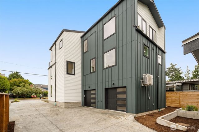 9215 B 12th Avenue NE, Seattle, WA 98115