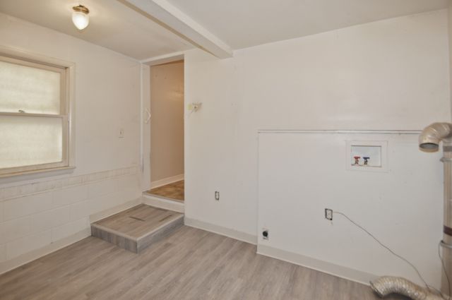 2401 Maple Street, Des Moines, IA 50317