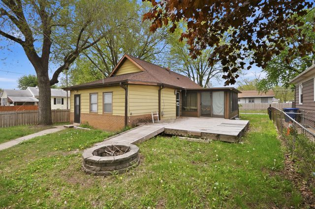 2401 Maple Street, Des Moines, IA 50317