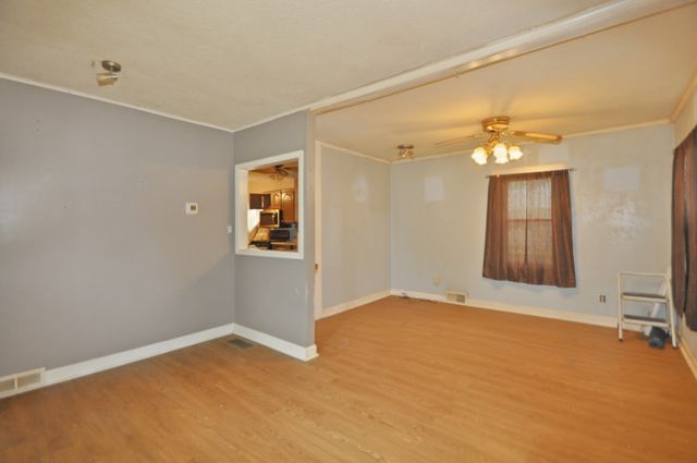 2401 Maple Street, Des Moines, IA 50317