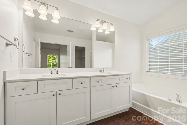 9823 Jeanette Circle, Charlotte, NC 28213