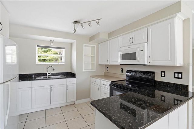 620 SARABAY ROAD, Osprey, FL 34229