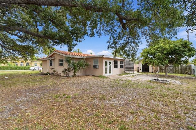 620 SARABAY ROAD, Osprey, FL 34229