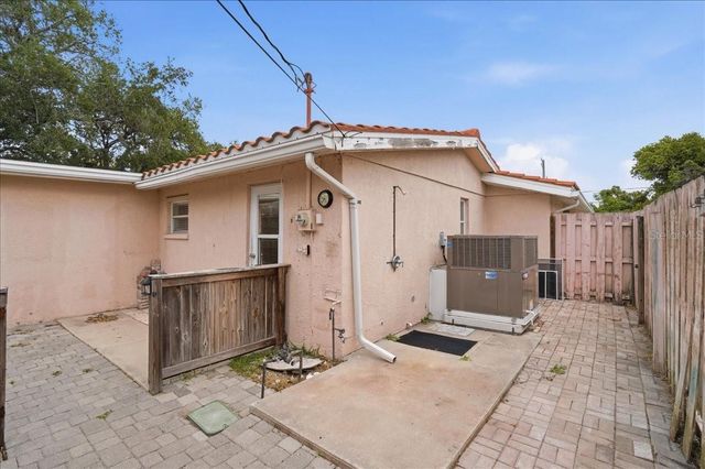 620 SARABAY ROAD, Osprey, FL 34229