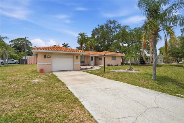 620 SARABAY ROAD, Osprey, FL 34229