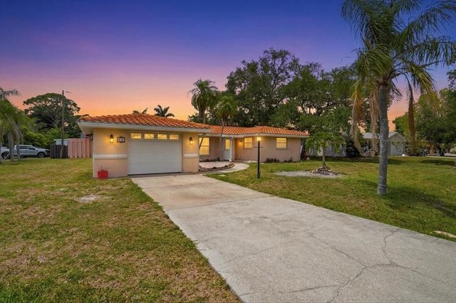 620 SARABAY ROAD, Osprey, FL 34229