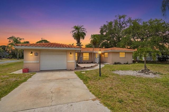620 SARABAY ROAD, Osprey, FL 34229