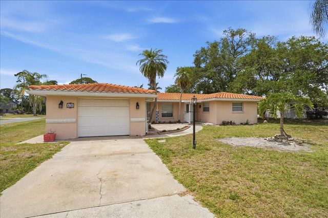 620 SARABAY ROAD, Osprey, FL 34229