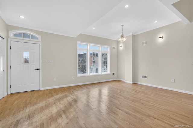 34 Alexander Court, Nanuet, NY 10954