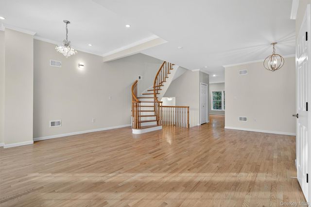 34 Alexander Court, Nanuet, NY 10954