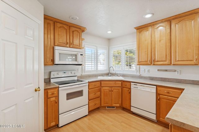 1434 W Autumn Oak Circle, West Jordan, UT 84088