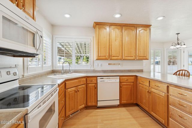 1434 W Autumn Oak Circle, West Jordan, UT 84088