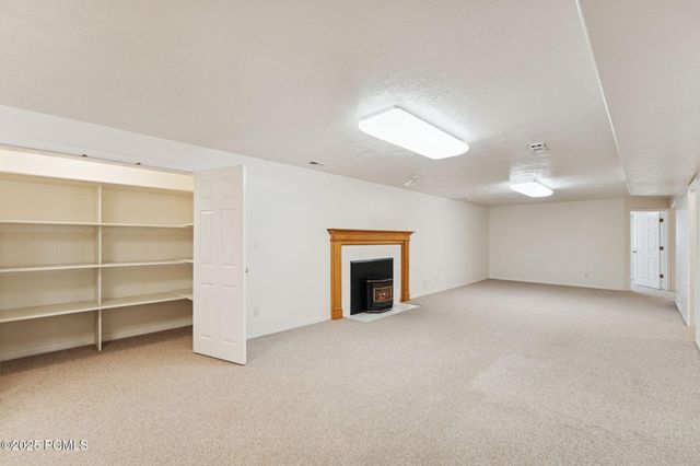 1434 W Autumn Oak Circle, West Jordan, UT 84088