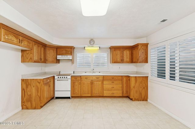 1434 W Autumn Oak Circle, West Jordan, UT 84088