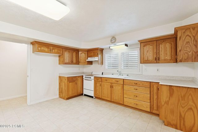 1434 W Autumn Oak Circle, West Jordan, UT 84088