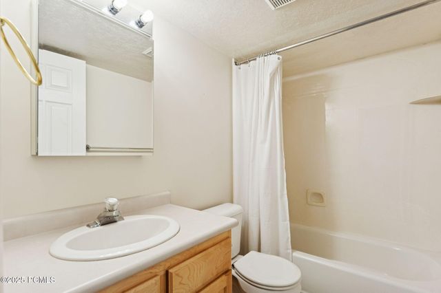 1434 W Autumn Oak Circle, West Jordan, UT 84088