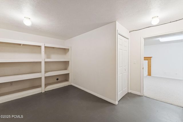 1434 W Autumn Oak Circle, West Jordan, UT 84088