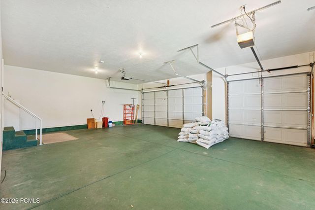 1434 W Autumn Oak Circle, West Jordan, UT 84088