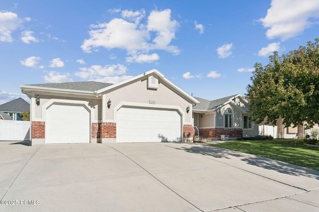 1434 W Autumn Oak Circle, West Jordan, UT 84088