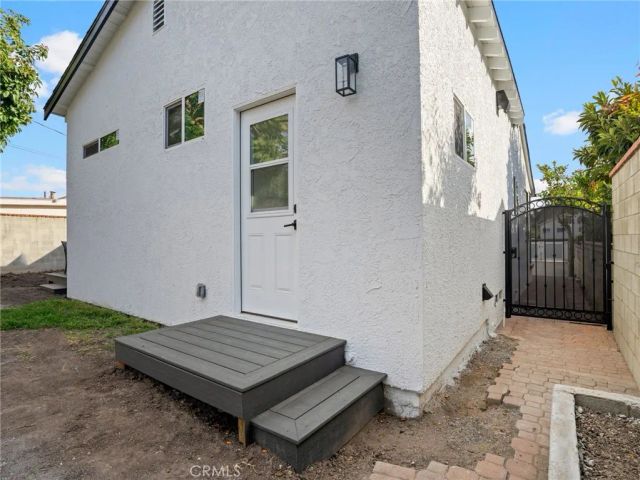 5216 Mesmer, Los Angeles, CA 90230