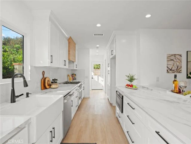 5216 Mesmer, Los Angeles, CA 90230